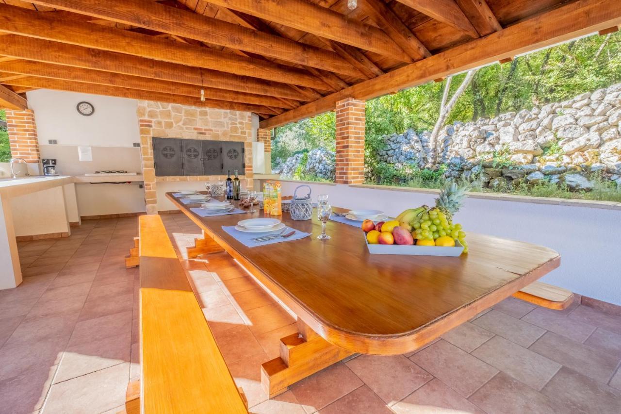 Amazing 4 Bedroom Villa With Swimming Pool And Wifi, Family Frendly Tribalj  Exterior foto