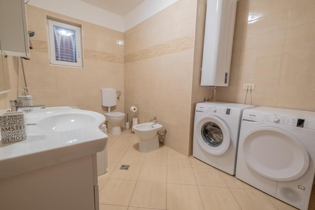Amazing 4 Bedroom Villa With Swimming Pool And Wifi, Family Frendly Tribalj  Exterior foto
