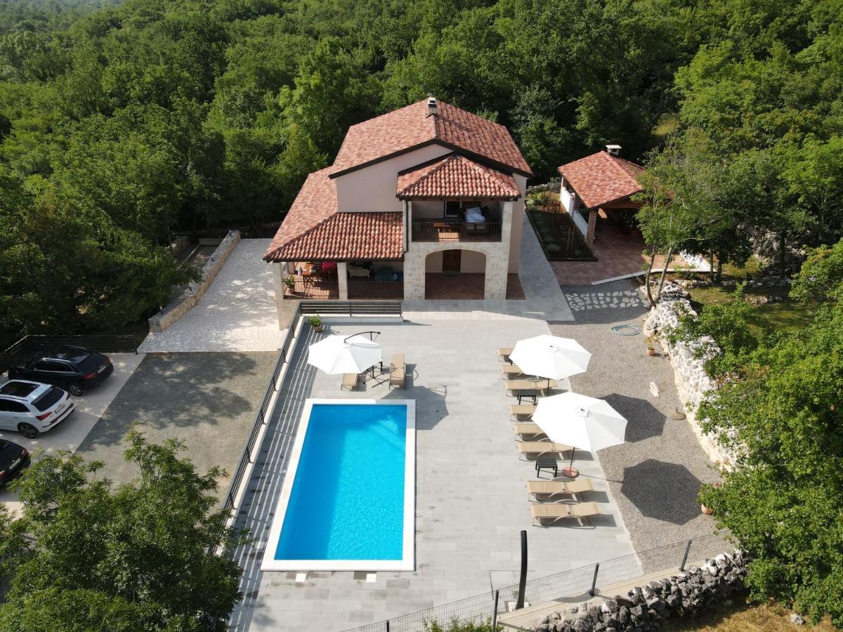 Amazing 4 Bedroom Villa With Swimming Pool And Wifi, Family Frendly Tribalj  Exterior foto