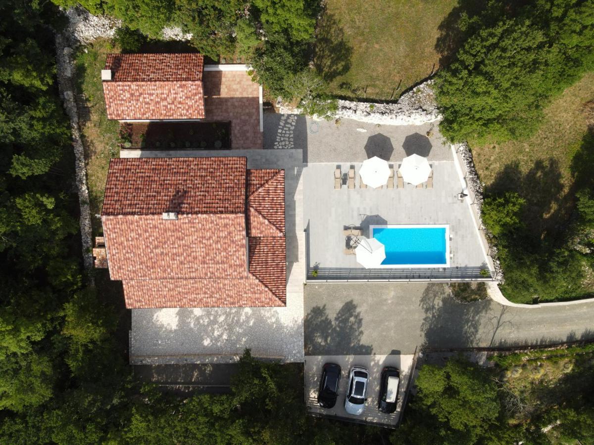 Amazing 4 Bedroom Villa With Swimming Pool And Wifi, Family Frendly Tribalj  Exterior foto